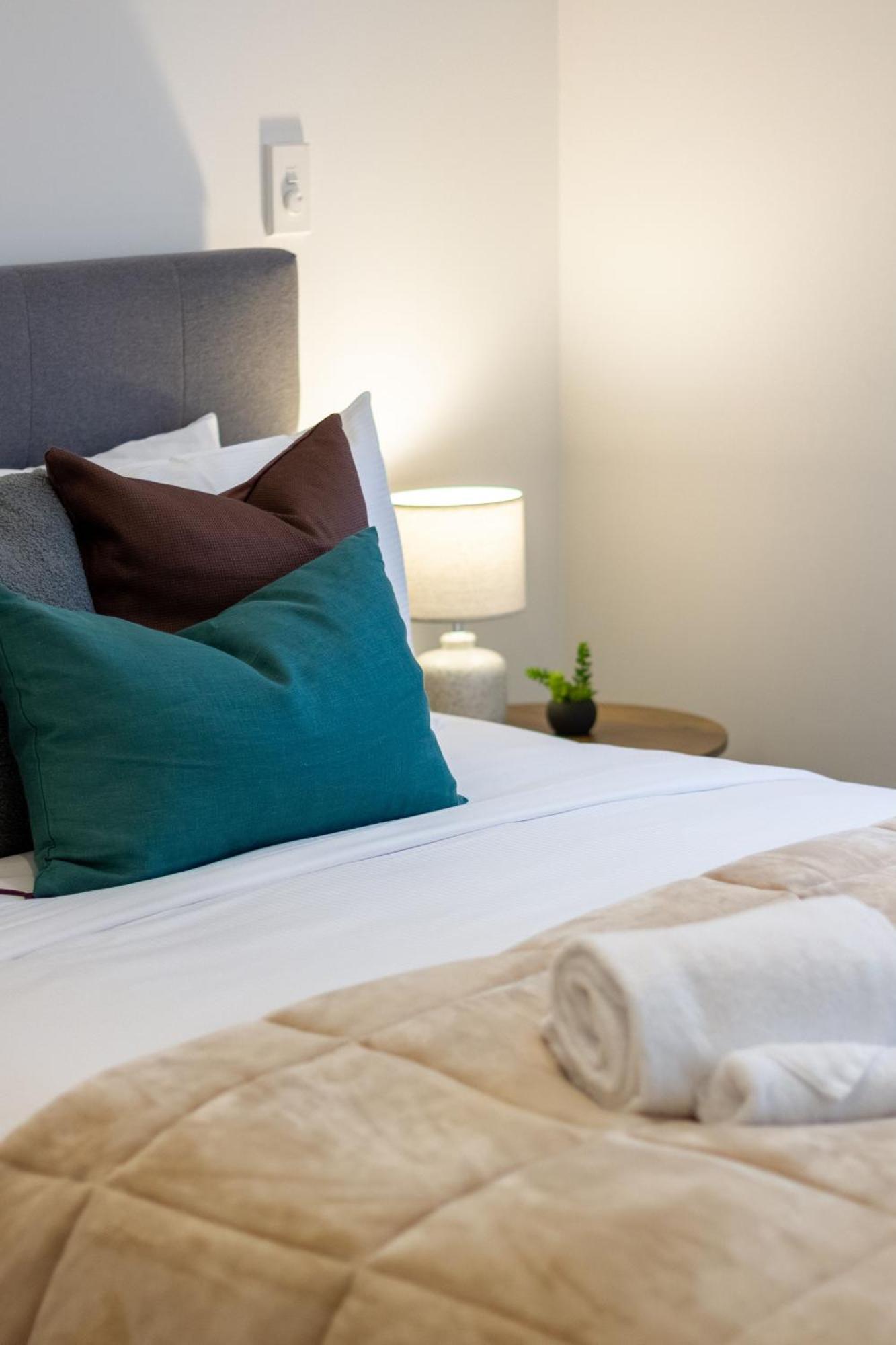 Executive Suite On Lichfield Street - 2 Bed 2 Bath Крайстчърч Екстериор снимка