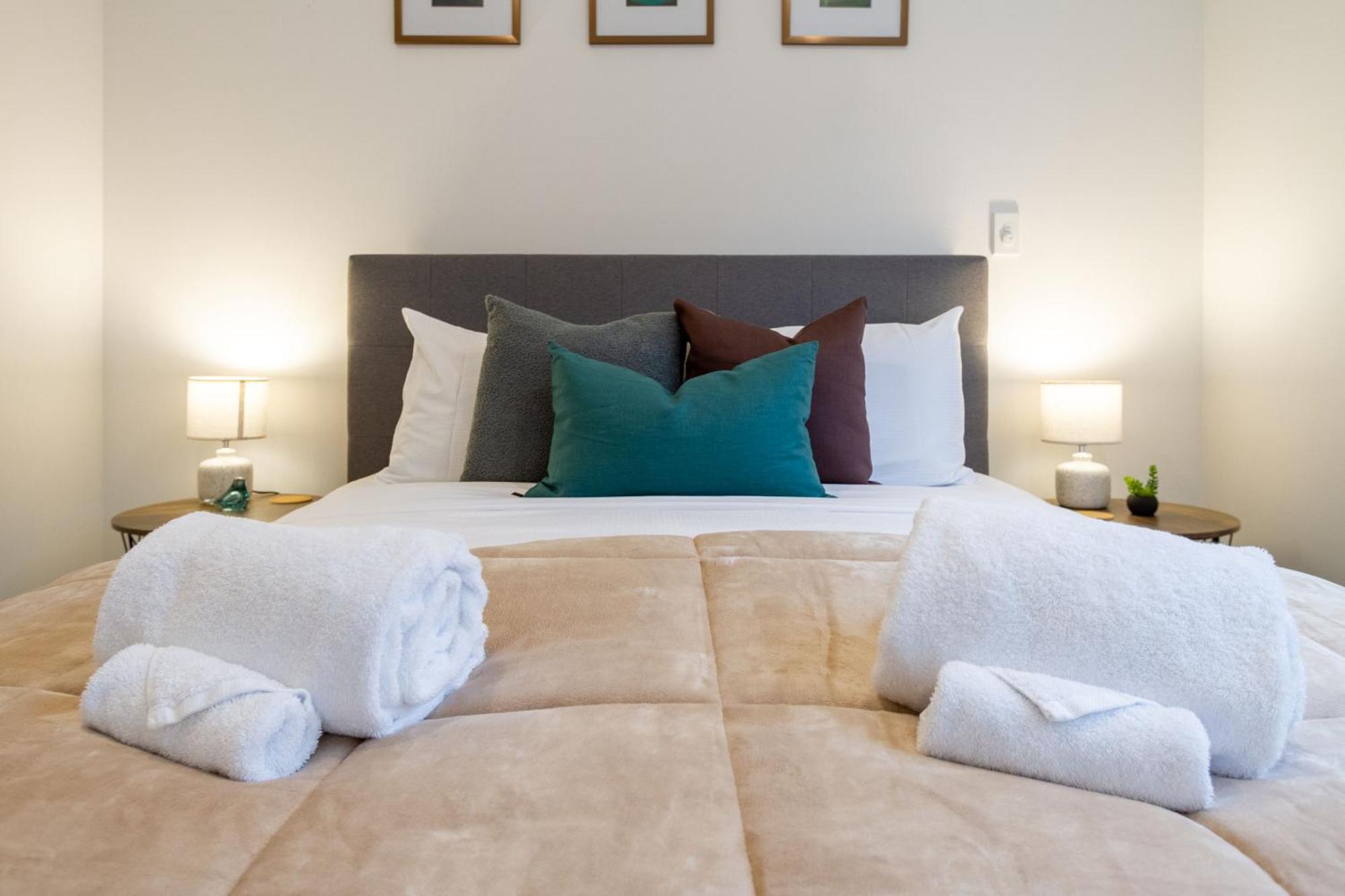 Executive Suite On Lichfield Street - 2 Bed 2 Bath Крайстчърч Екстериор снимка